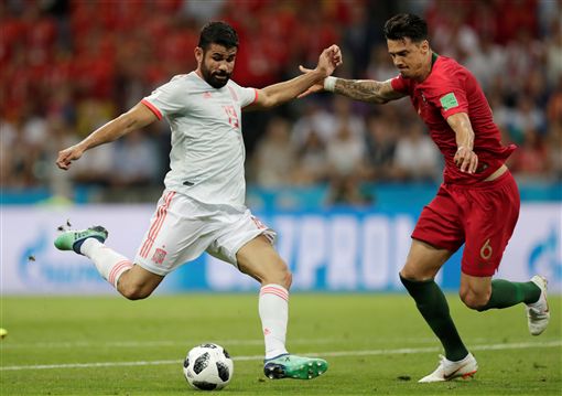 不适应防弧！林诗栋／蒯曼2-1杜达／温特！国乒2-1领先德国！